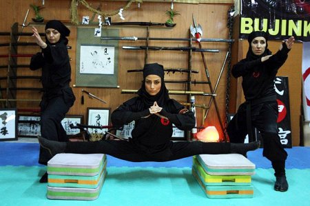 Показательные выступления женщин-ниндзя в Иране