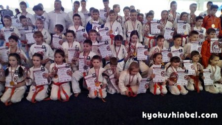Юные гомельские каратисты с триумфом вернулись с соревнований из Могилёва