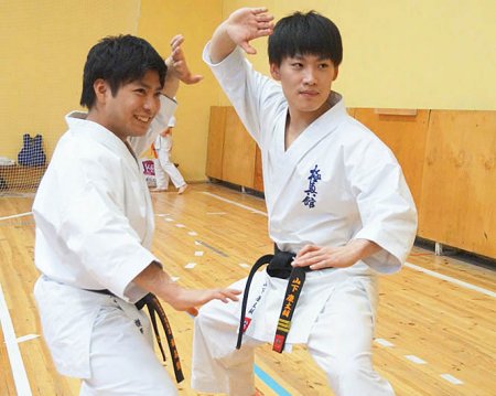 Японские инструктора демонстрировали продвинутую технику киокушин