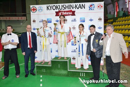 Чемпионы, призеры турнира «Кубок Полесья» 2019 по киокушин-кан карате на пьедестале